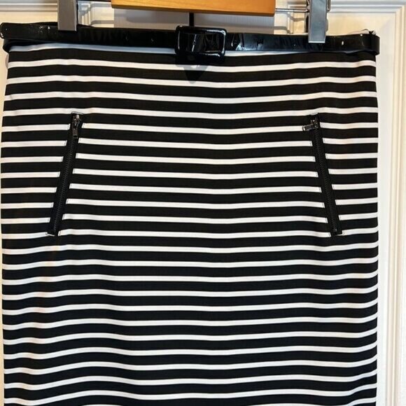 Black and White Striped Knee Length Shirt Size 6 - Picture 2 of 7